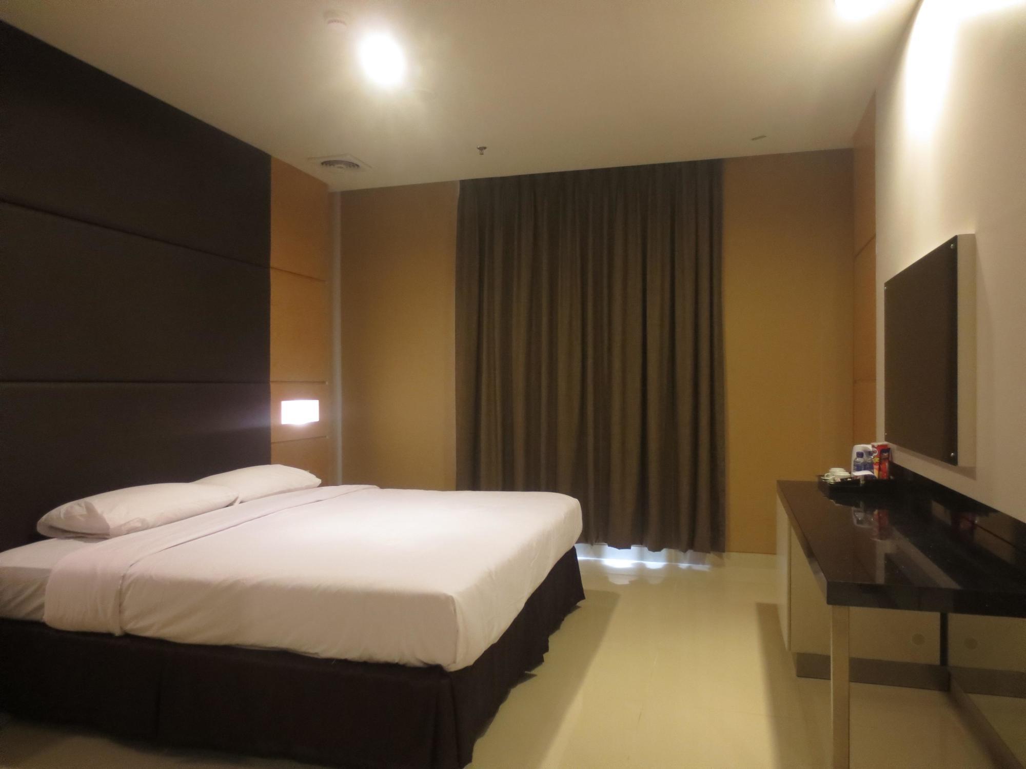 B Fashion Hotel Jakarta Exterior photo