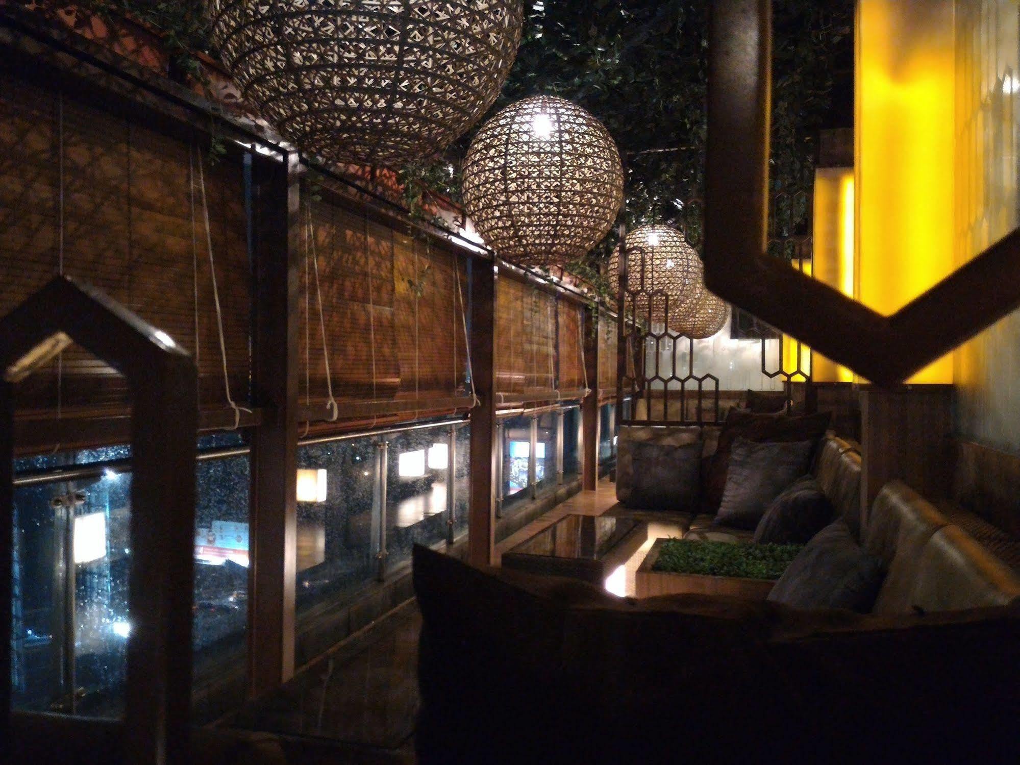 B Fashion Hotel Jakarta Exterior photo